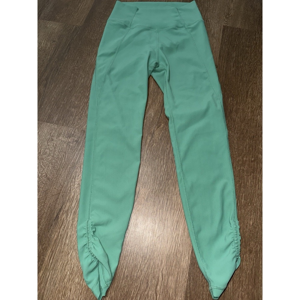 Wilo the Label Women's Ribbed Leggings Light Green Rouched Leg 7/8 Size S